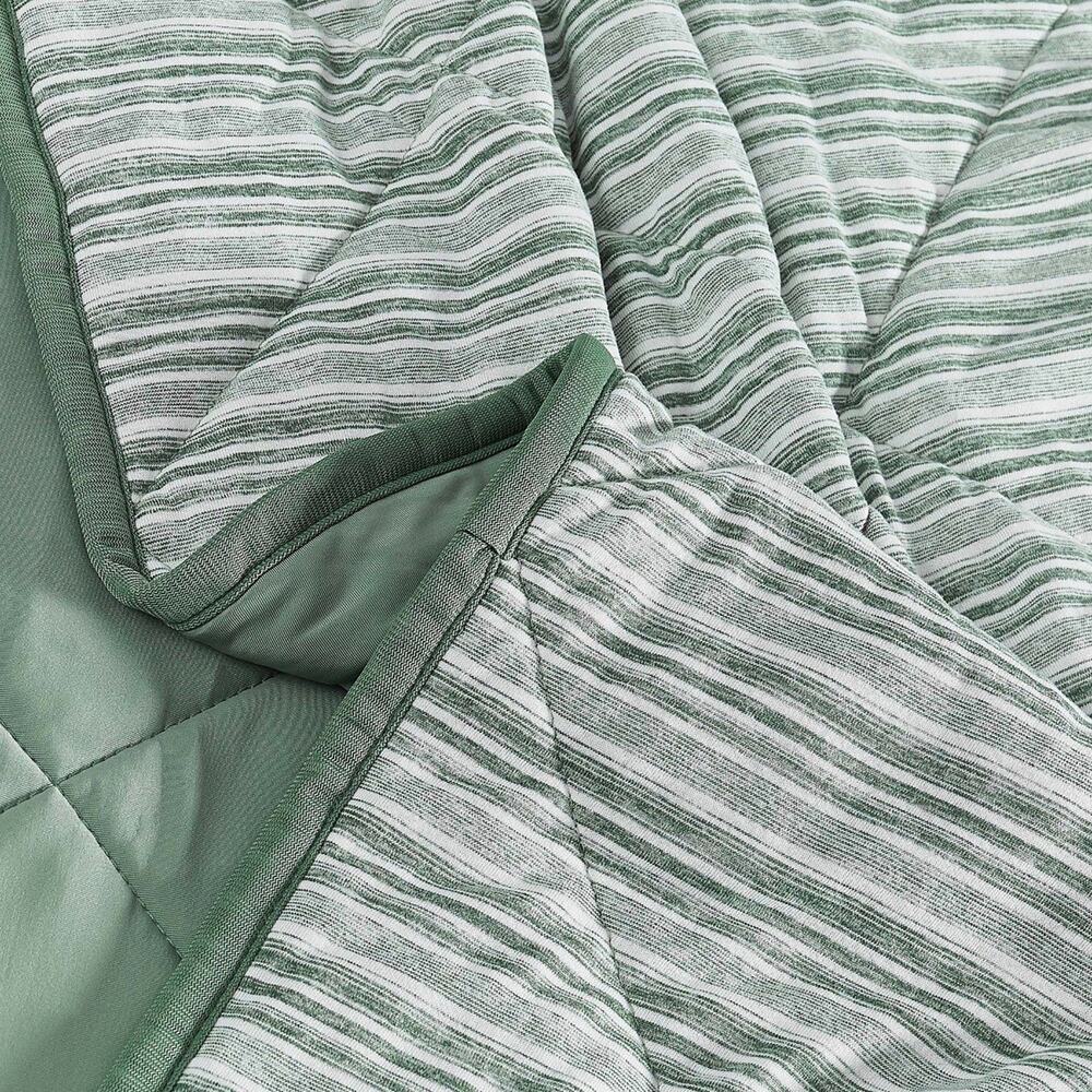2 Cooling Blankets - Picture 2 of 8